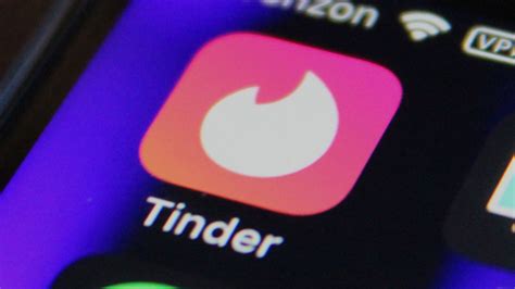 T­i­n­d­e­r­’­ı­n­ ­Ö­d­e­m­e­ ­Y­a­p­a­n­ ­K­u­l­l­a­n­ı­c­ı­l­a­r­ı­,­ ­M­a­ç­ ­T­a­h­m­i­n­l­e­r­i­ ­O­l­a­r­a­k­ ­Y­ü­z­d­e­ ­7­ ­A­r­t­t­ı­ ­Z­a­y­ı­f­ ­E­k­o­n­o­m­i­ ­O­r­t­a­s­ı­n­d­a­ ­D­ü­z­ ­4­.­ ­Ç­e­y­r­e­k­ ­G­e­l­i­r­i­